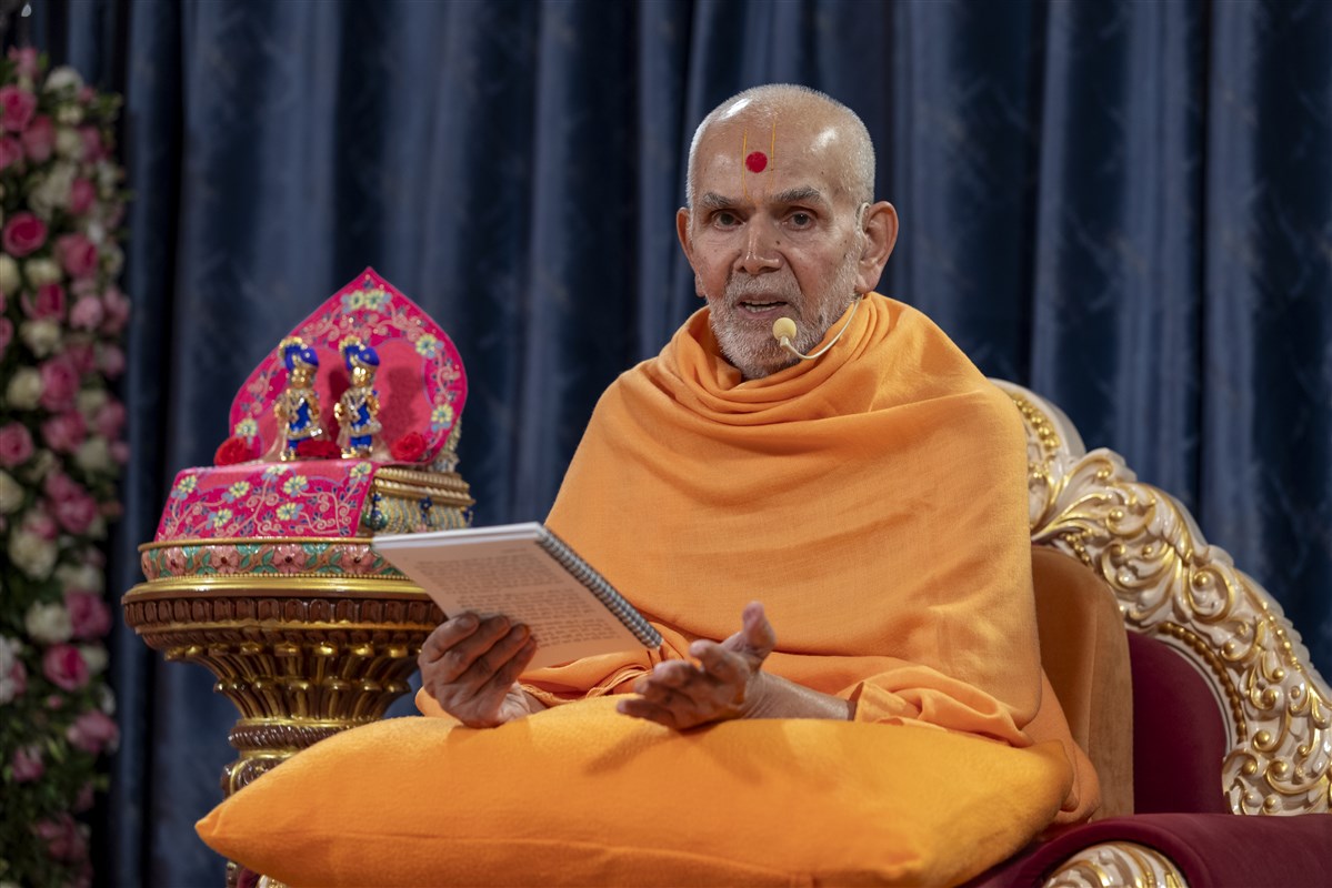 HH Mahant Swami Maharaj at BAPS Hindu Mandir, Abu Dhabi, UAE